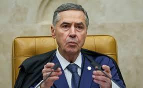 Barroso: julgamento de Bolsonaro traz “algum grau de tensão” para país
