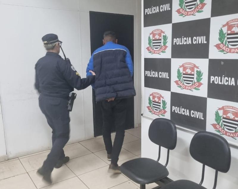 Com suporte da tecnologia, GCM de Valinhos prende paquistanês por tráfico de drogas e apreende moto com placa adulterada