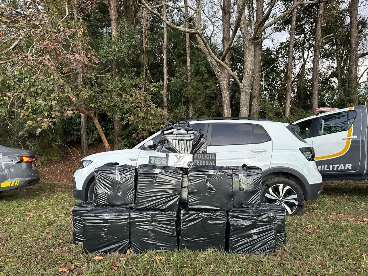 Mais de 380 kg de cocaína são apreendidos em carro na Rodovia dos Bandeirantes