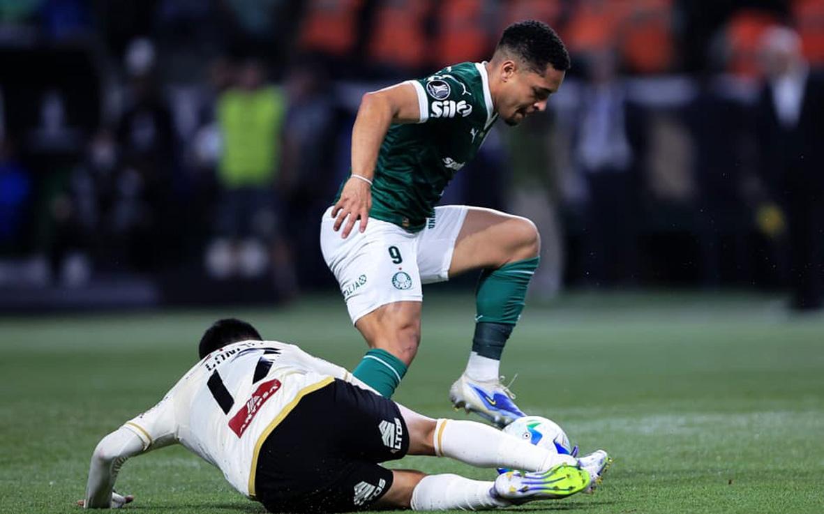  Palmeiras defende vantagem contra o Universitario-PER e avança sem sustos