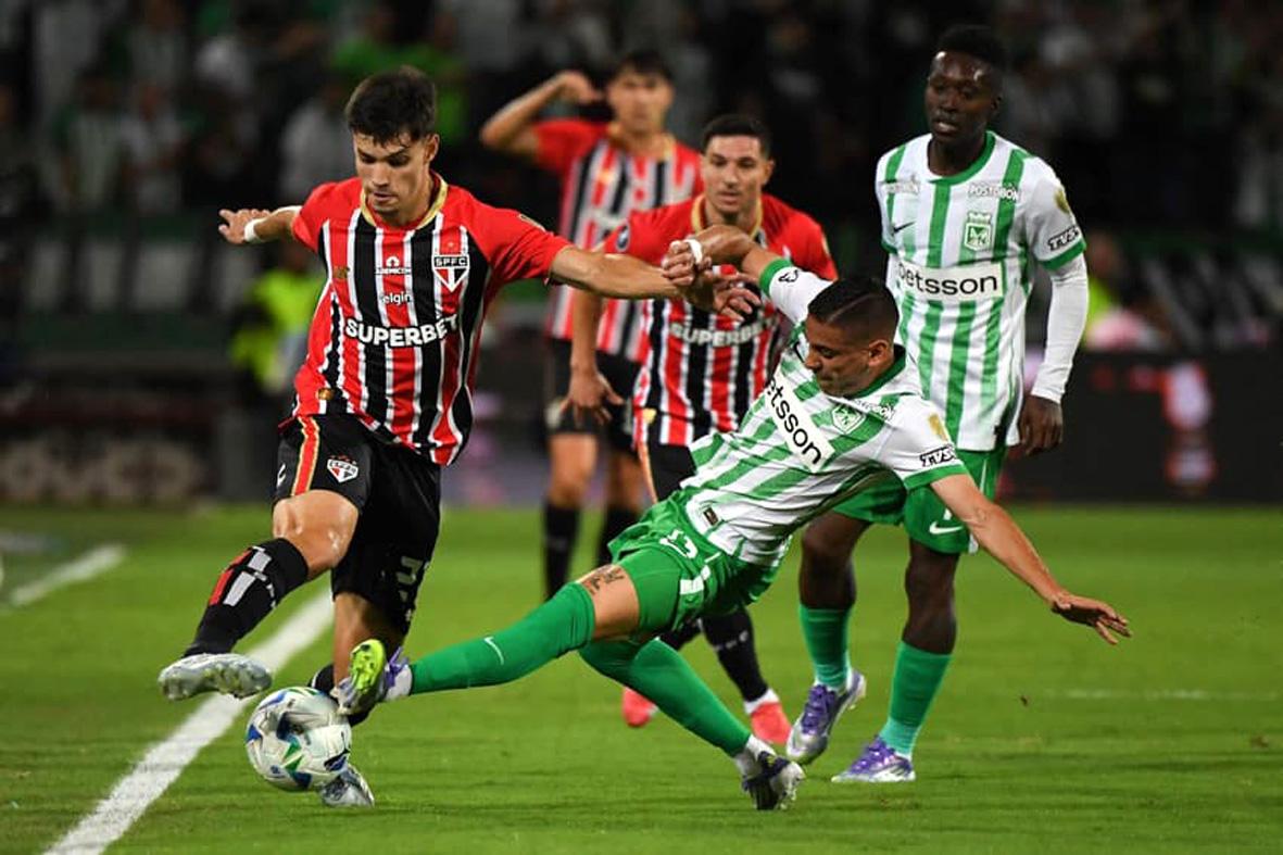  São Paulo segura empate com Atlético Nacional na Colômbia