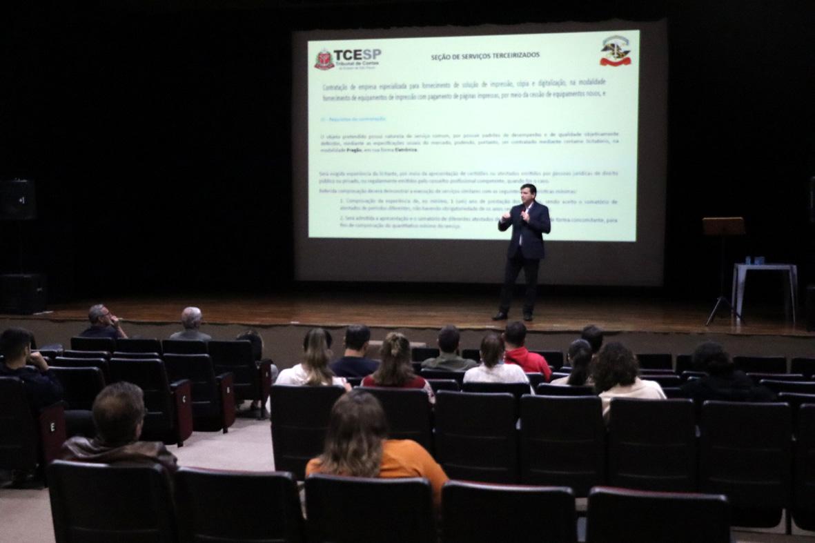 Servidores morungabenses participam de curso de Planejamento de Contratação Pública