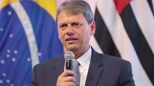 Tarcísio critica prisão domiciliar de Bolsonaro: 'Vale a pena acabar com a democracia?'