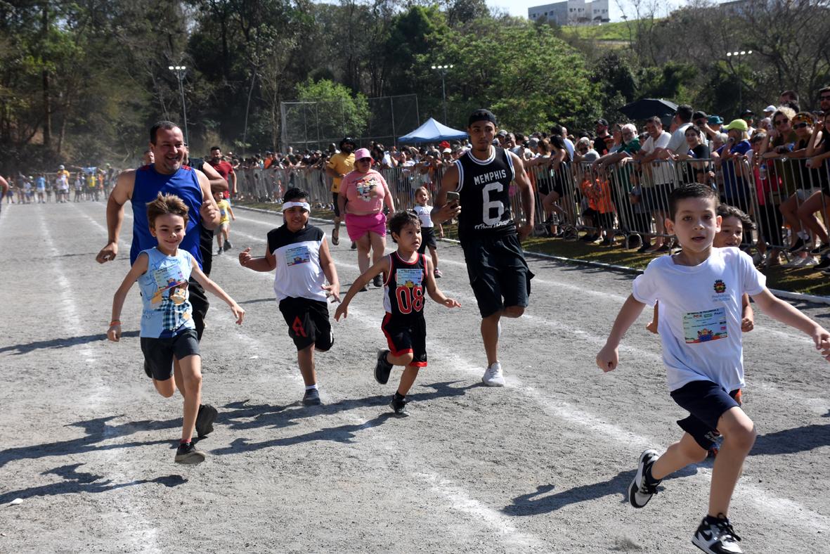A 28ª Prova de Fraldinhas JI mostra a força da garotada com suas participações A 28ª Prova de Fraldinhas JI mostra a força da garotada com suas participações