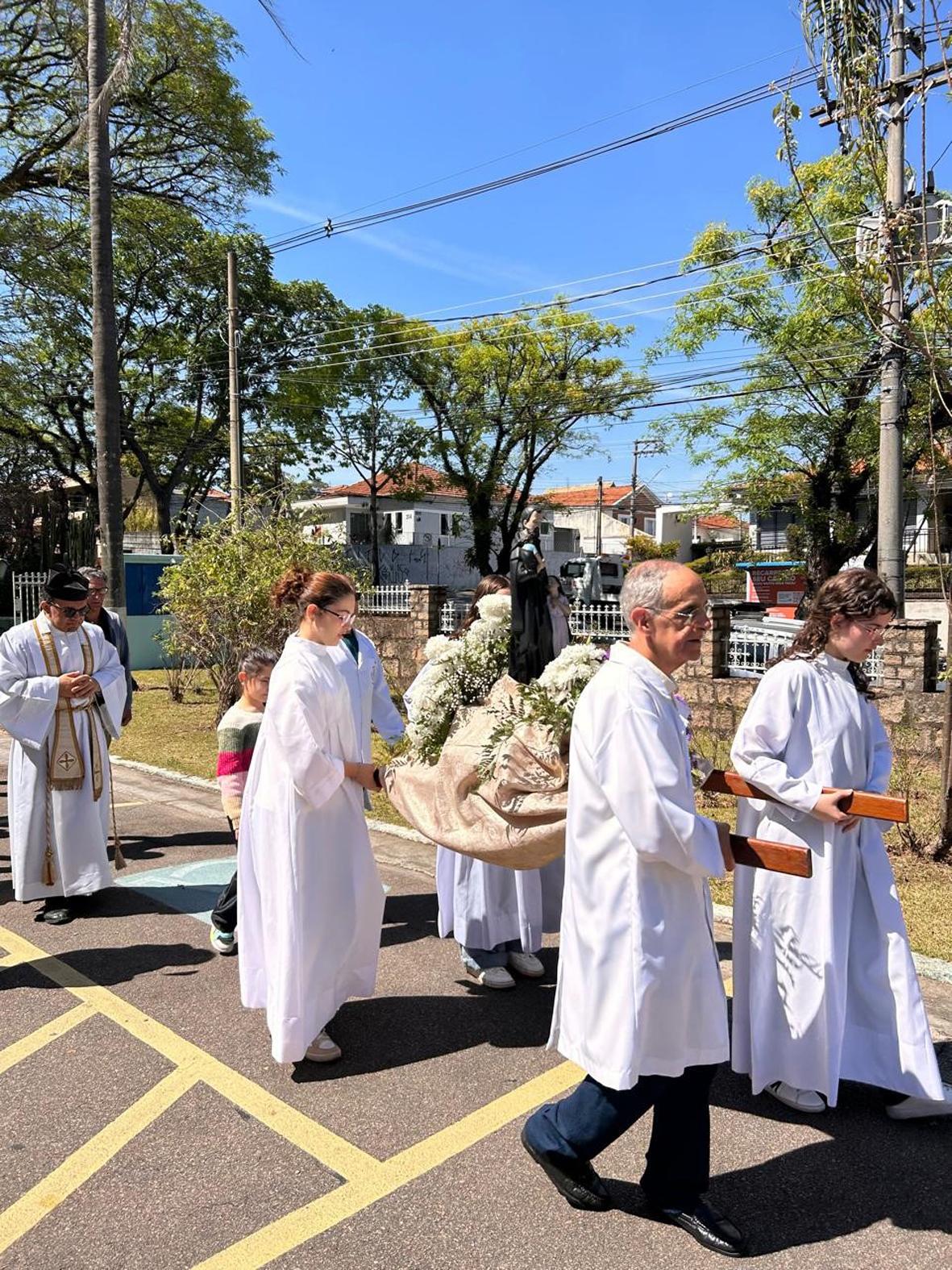 Asilo celebra Dia de São Vicente de Paulo com missa e procissão interna