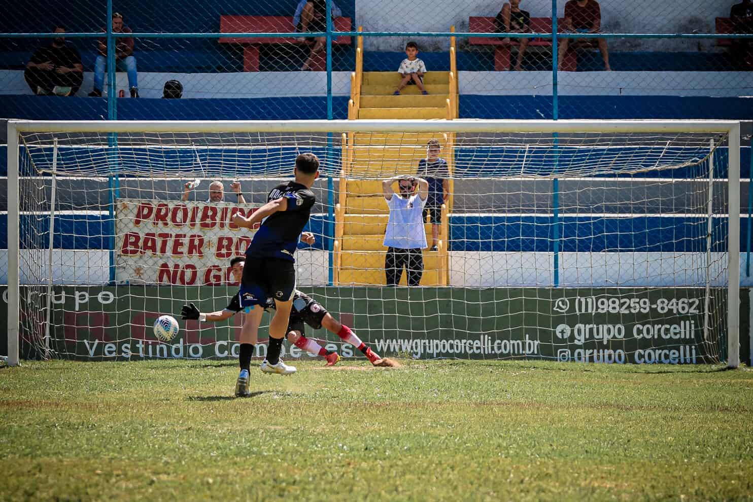 Atalanta e Nosso Teto farão a final da 3ª Divisão do Campeonato Amador