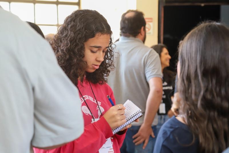 Ideathon em Vinhedo reúne estudantes para criar soluções que transformam a região