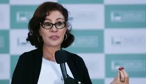 Moraes libera redes sociais da deputada Carla Zambelli