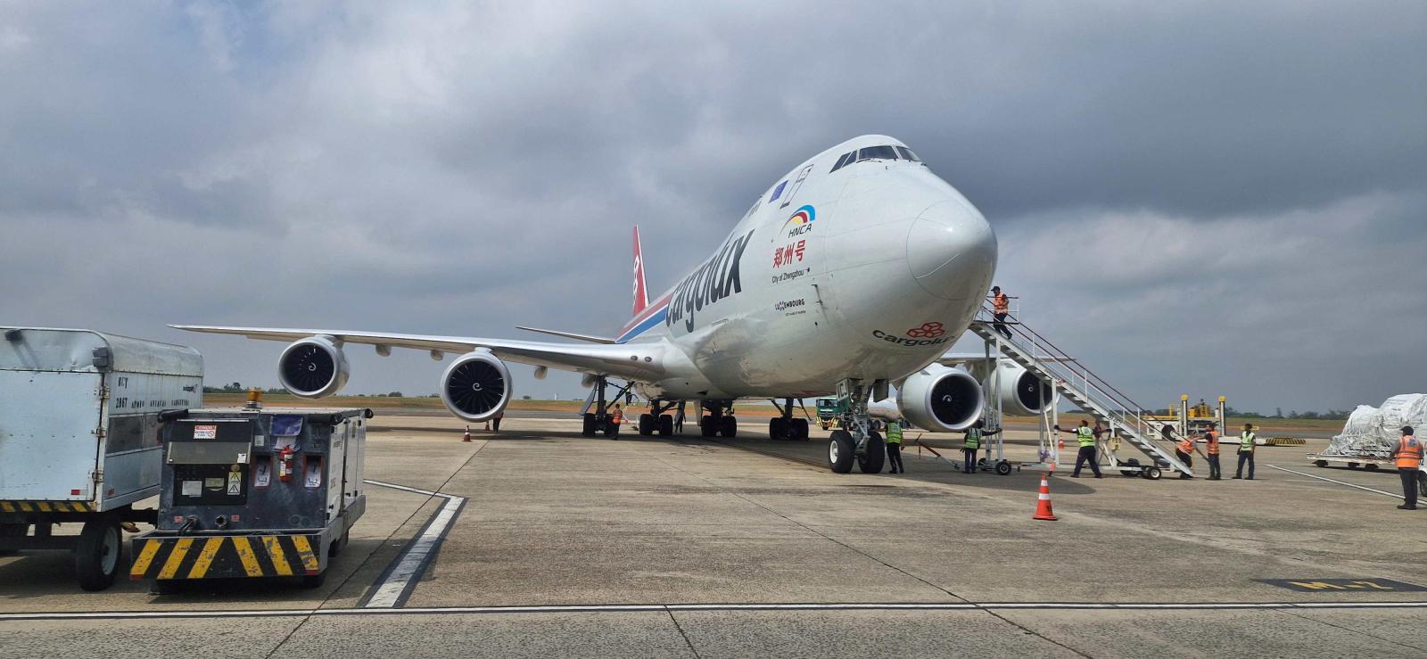 Aeroporto de Viracopos começa a receber os equipamentos da Fórmula 1