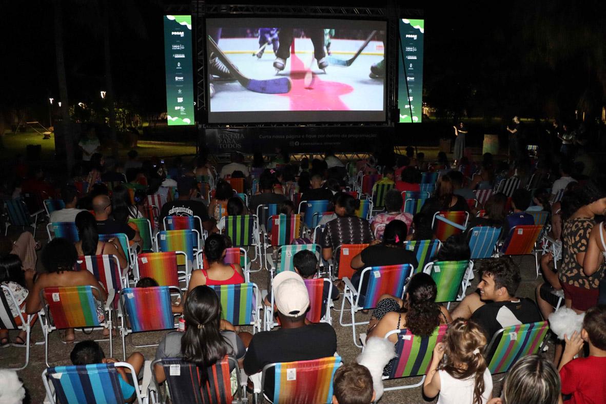 “Brinca Morungaba” encerra programação com sessão de cinema ao ar livre