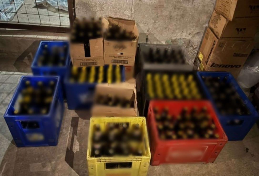 Cinco homens são presos em operação contra falsificação de bebidas alcoólicas