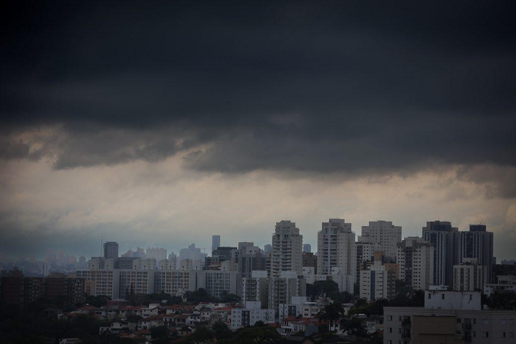 Defesa Civil de São Paulo emite alerta severo de chuvas fortes para Piracicaba e capital