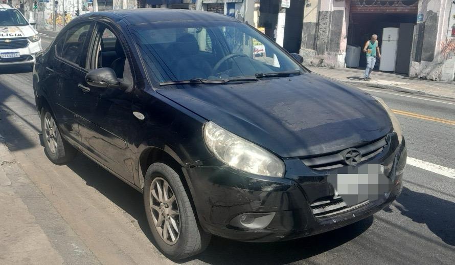 Detran-SP e PM recolhem carro com mais de R$ 300 mil em multas na capital
