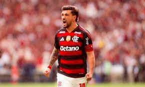 Flamengo vence no Maracanã e empata em número de pontos com Palmeiras