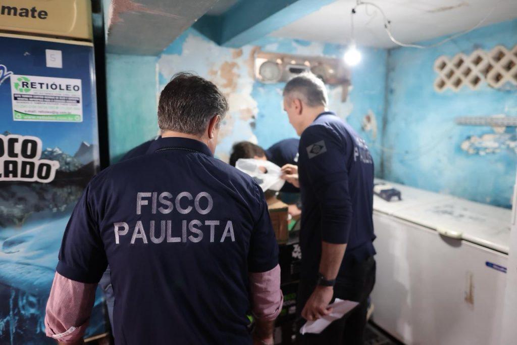 Governo de SP fiscaliza 12 estabelecimentos suspeitos de venda irregular de bebidas nesta quinta