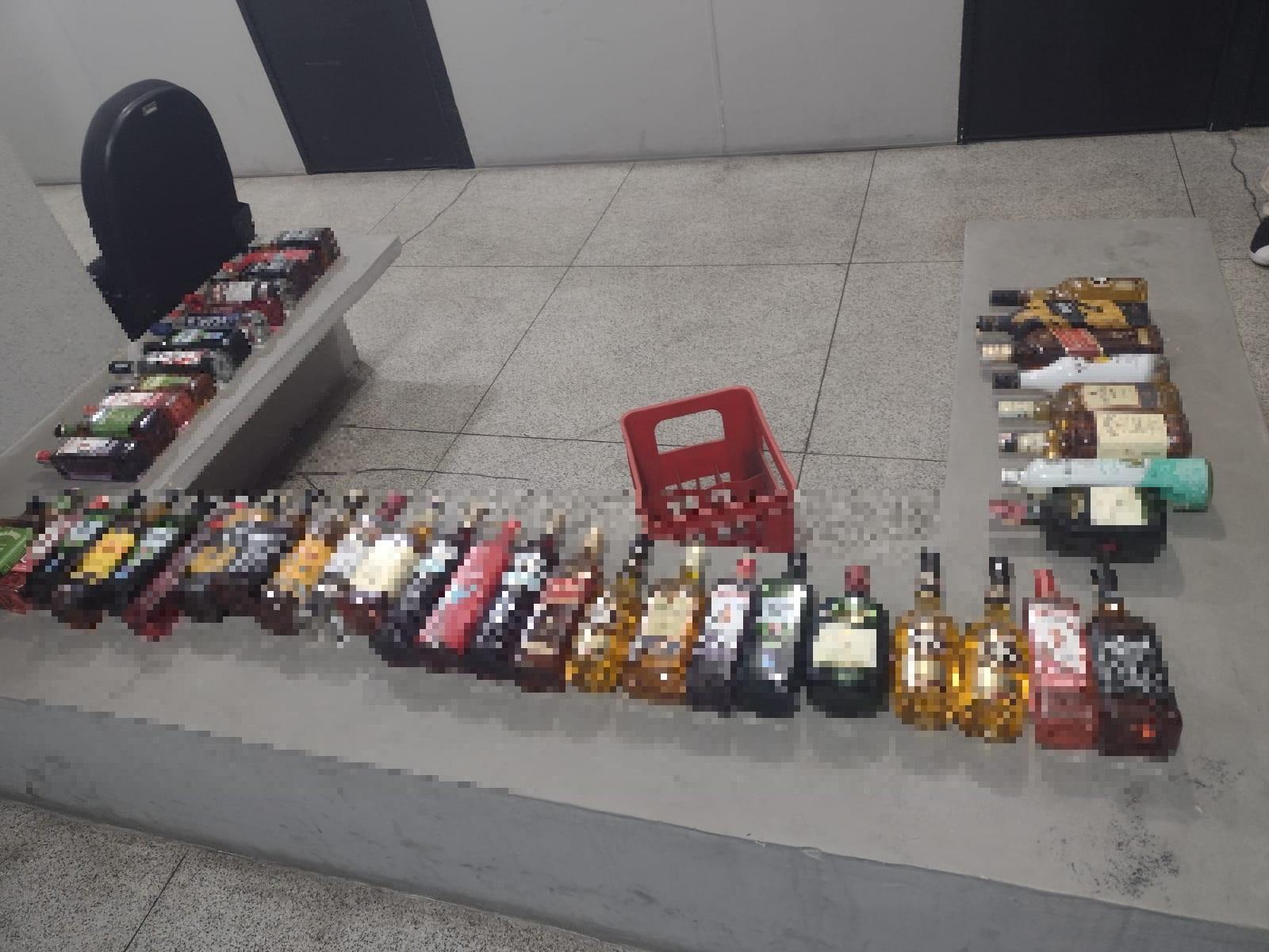 Homem é preso por armazenar bebidas falsificadas em Cajamar
