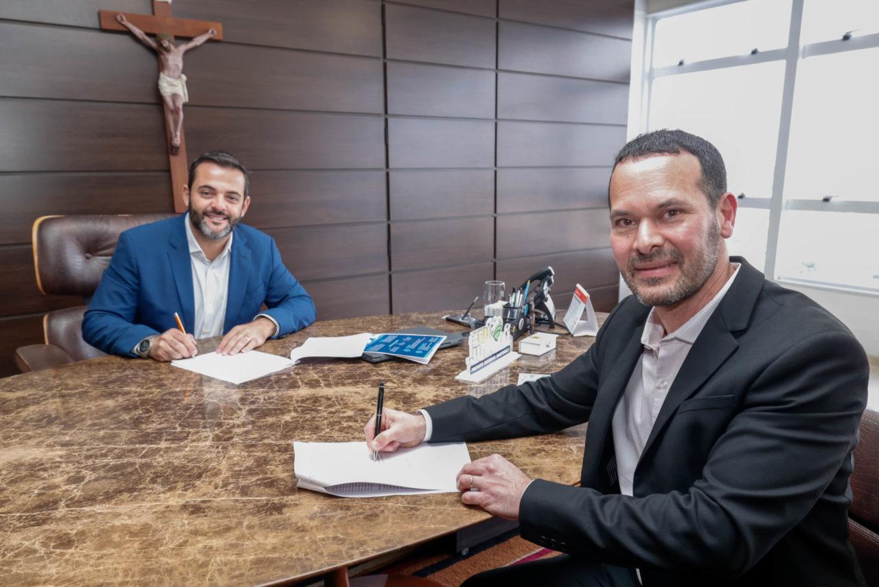 Jundiaí firma parceria com a Receita Federal e amplia oferta de serviços ao cidadão
