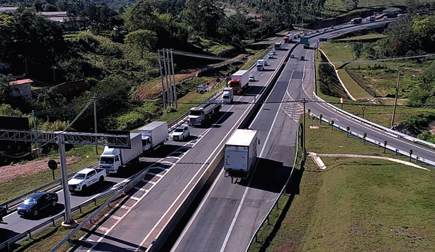 Manhã de sexta com trânsito complicado em Itatiba