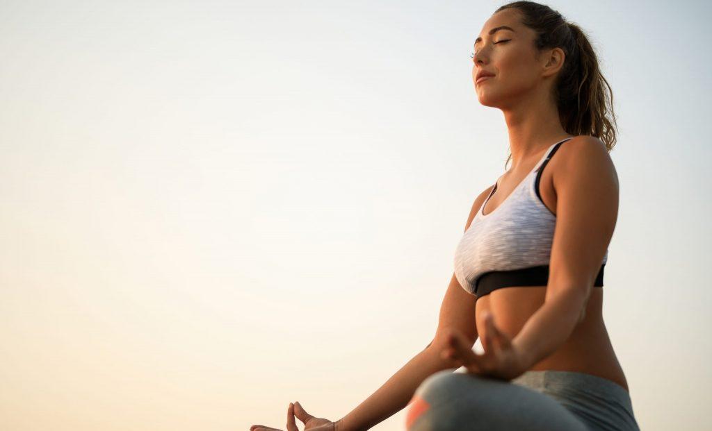 ‘Mindfulness’ melhora saúde de mulheres com dor crônica na mandíbula, mostra estudo