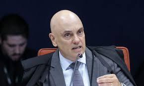 Moraes proíbe visita de presidente do PL a Bolsonaro
