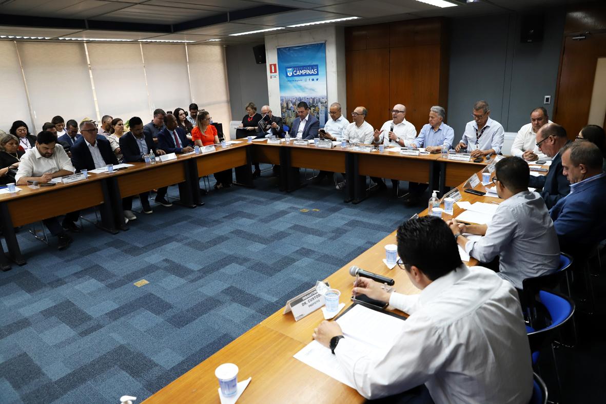 Prefeitos da RMC aprovam implantação de projeto-piloto para atender população em situação de rua