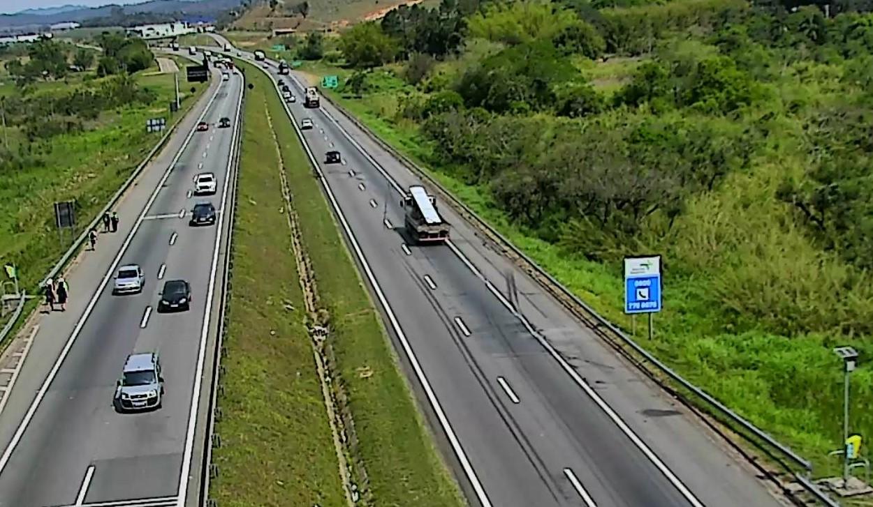 Rota das Bandeiras faz campanha de orientação a romeiros na rodovia D. Pedro I 