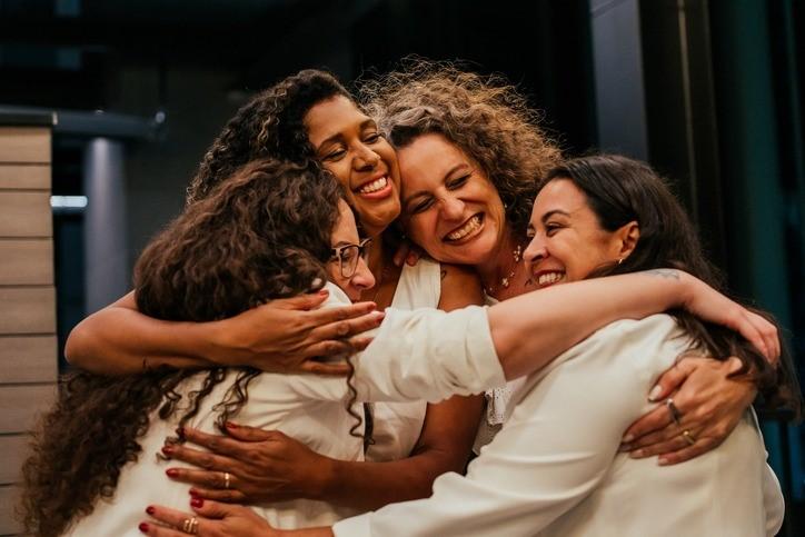 6 dicas para planejar a comemoração perfeita com as madrinhas de casamento