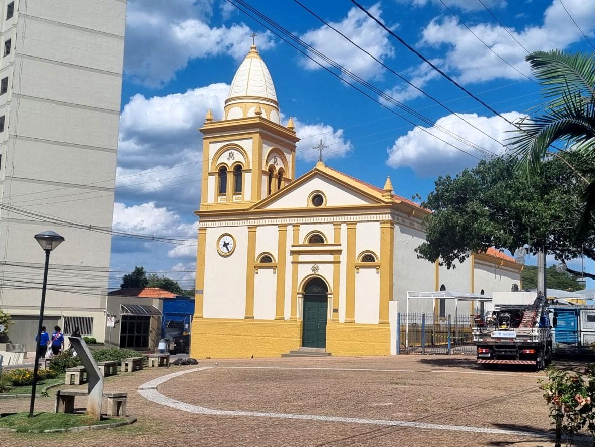 Igreja do Rosário é interditada após rachaduras; Defesa Civil aponta movimentação de terra causada por vazamento de adutora da Sabesp