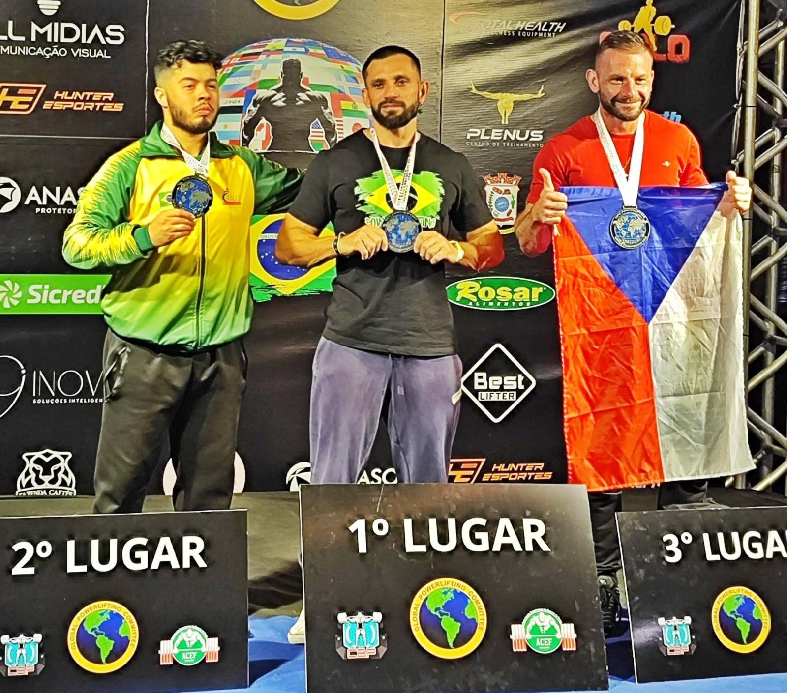 Itatibense é campeão Mundial de Levantamento Terra em Camboriú-SC