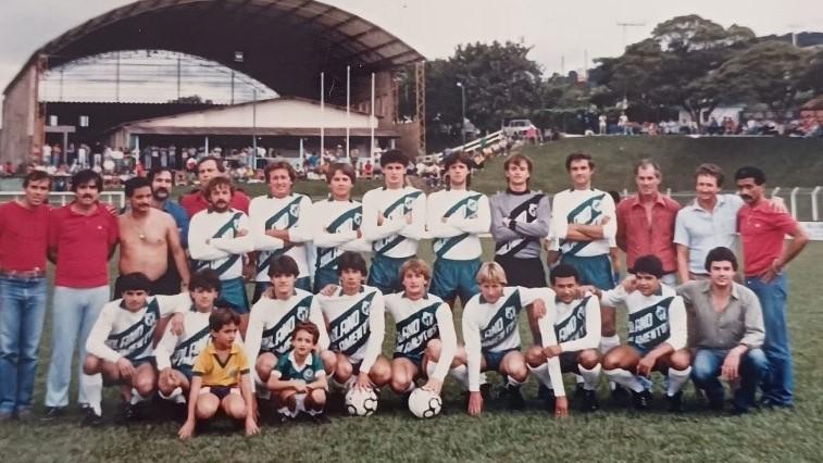 O dia em que “Edu Manga”, ídolo do Palmeiras, vestiu a camisa do Buenópolis FC