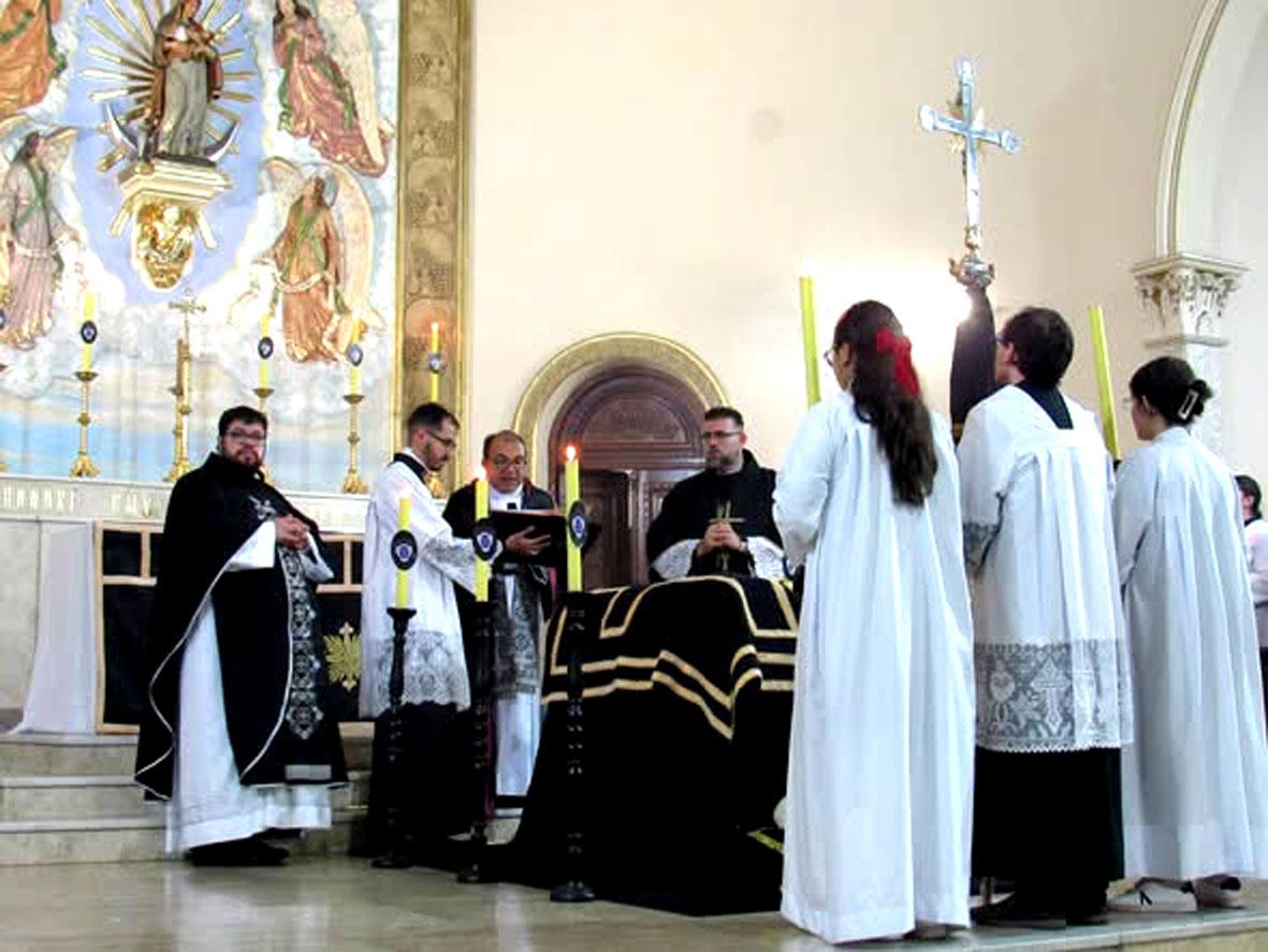 Padres Dutra e Eduvaldo têm despojos trasladados para a cripta da Basílica do Belém