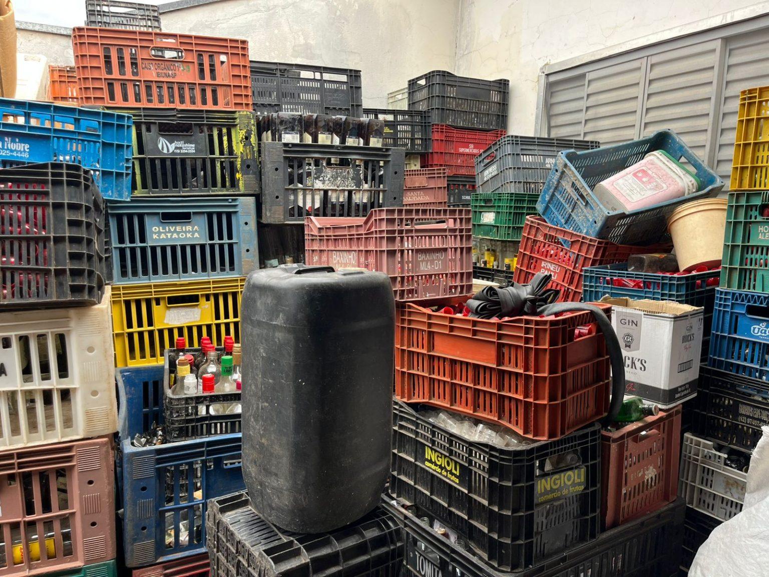 Polícia Civil faz operação contra bebidas falsificadas em Americana