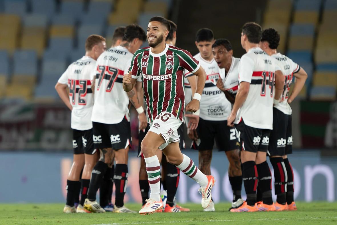 São Paulo é derrotado pelo Fluminense e se complica por vaga na Libertadores