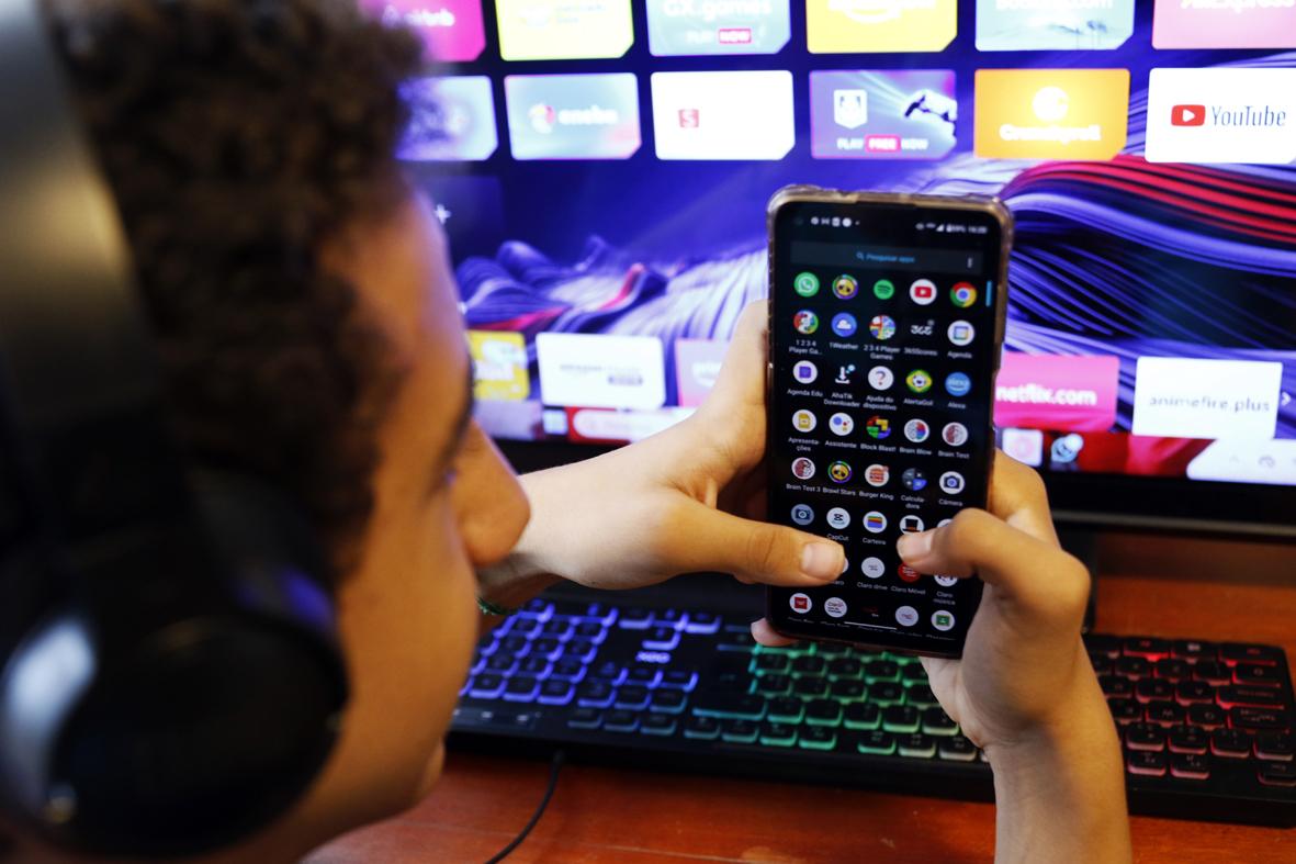 WhatsAppinite: entenda como uso excessivo de celular pode levar a tenossinovite no punho