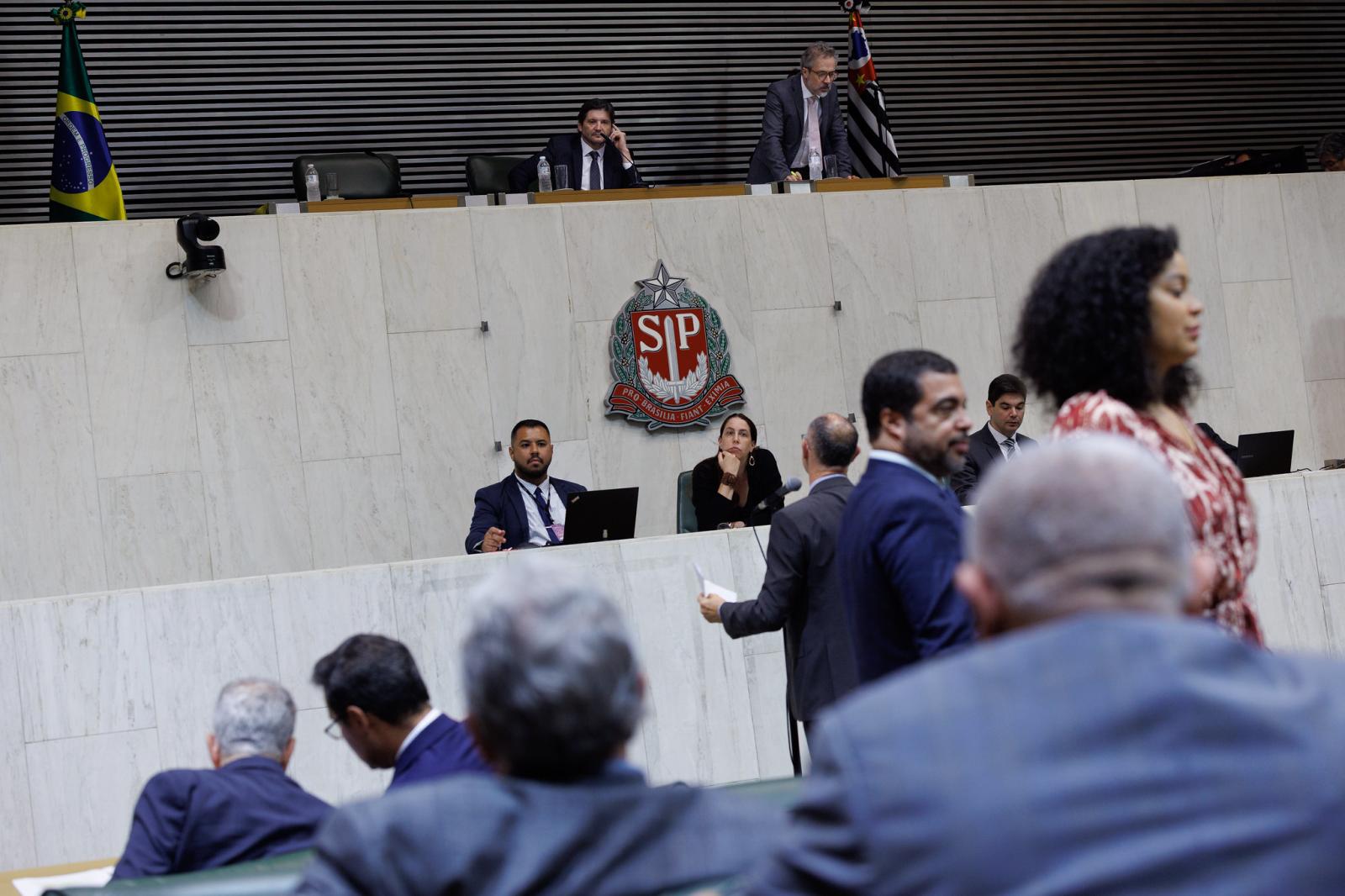 A volta do cardápio impresso em SP: obrigatoriedade do menu de papel é aprovada pelos deputados