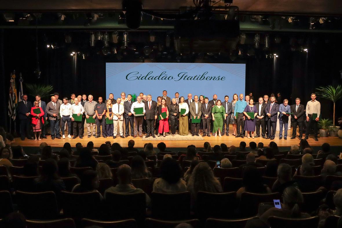 Câmara homenageia personalidades em Sessão Solene