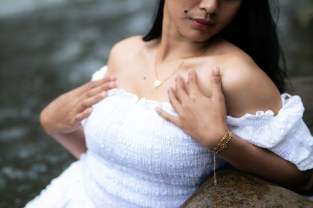 Como cuidar de colares delicados para preservar beleza e durabilidade?