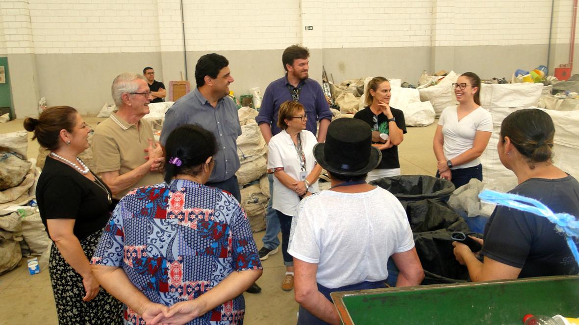 Em Morungaba, Cooperativa de Reciclagem recebe empilhadeira entregue pelo Cisbra