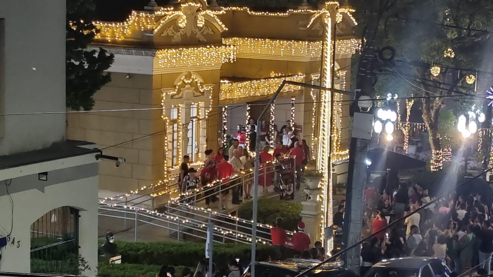 Papai Noel chega ao Nações neste domingo; Casa do Papai Noel abriu na noite desta sexta com “A Fábrica do Noel”