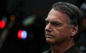 PF conclui que Bolsonaro precisa de cirurgia de hérnia