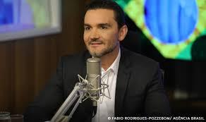 União Brasil decide expulsar ministro Celso Sabino da legenda