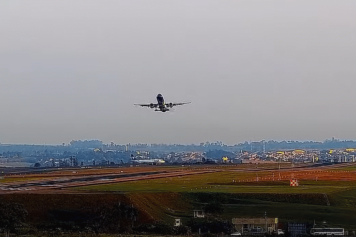 Avião faz pouso de emergência em Viracopos; ninguém ficou ferido