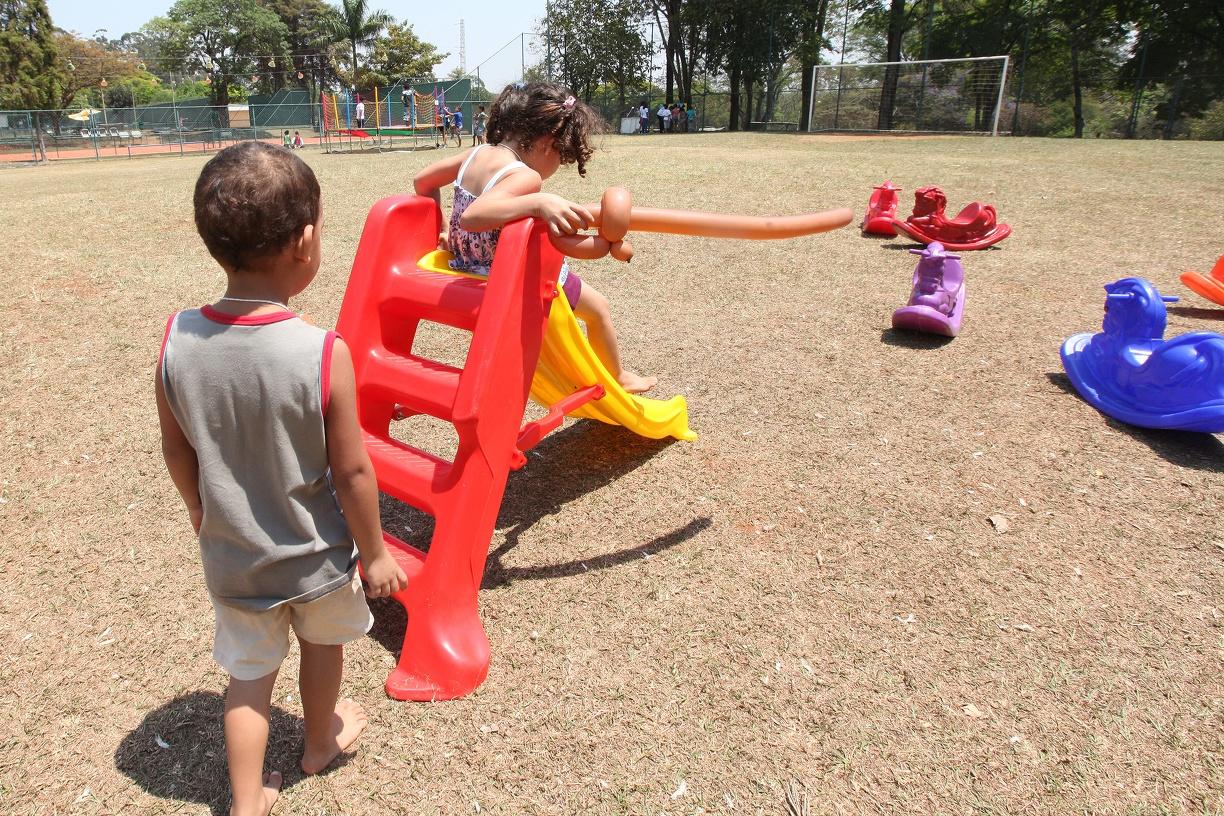 Cuidado redobrado nas férias: acidentes domésticos aumentam com crianças em casa 