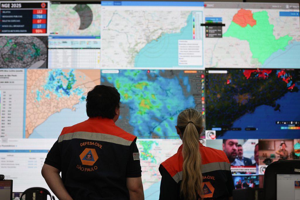 Defesa Civil alerta para aproximação de frente fria e chuva isolada no estado de SP no fim de semana