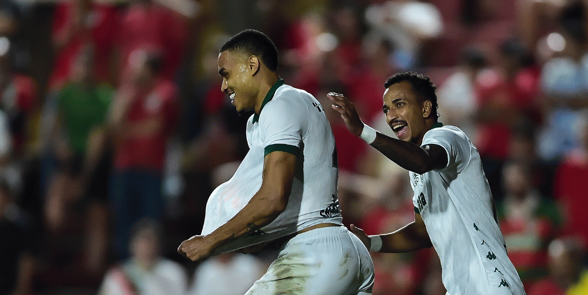 Guarani vence Portuguesa no Canindé e entra no G8