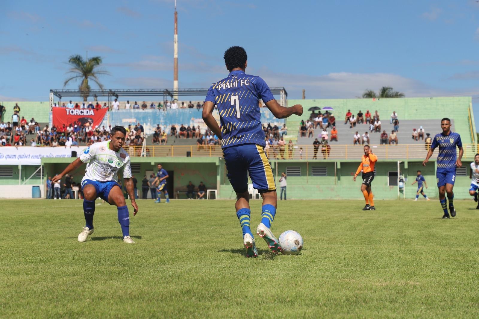 Jogos de volta deste domingo definem os semifinalistas da Copa Circuito das Frutas