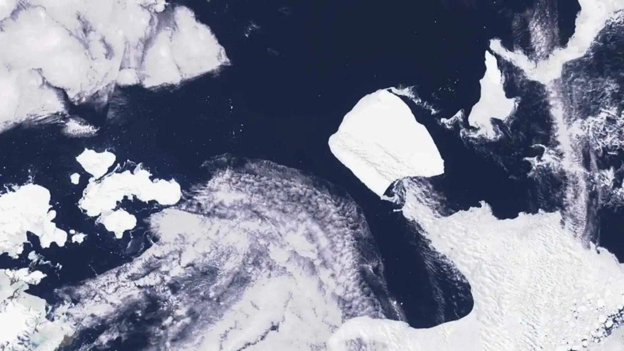 Maior iceberg do mundo está prestes a entrar em colapso, afirma Nasa