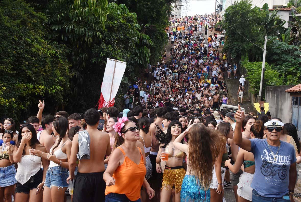 Carnaval 2026 confirma tradição, reúne famílias e celebra a alegria nas ruas de Itatiba Carnaval 2026 confirma tradição, reúne famílias e celebra a alegria nas ruas de Itatiba