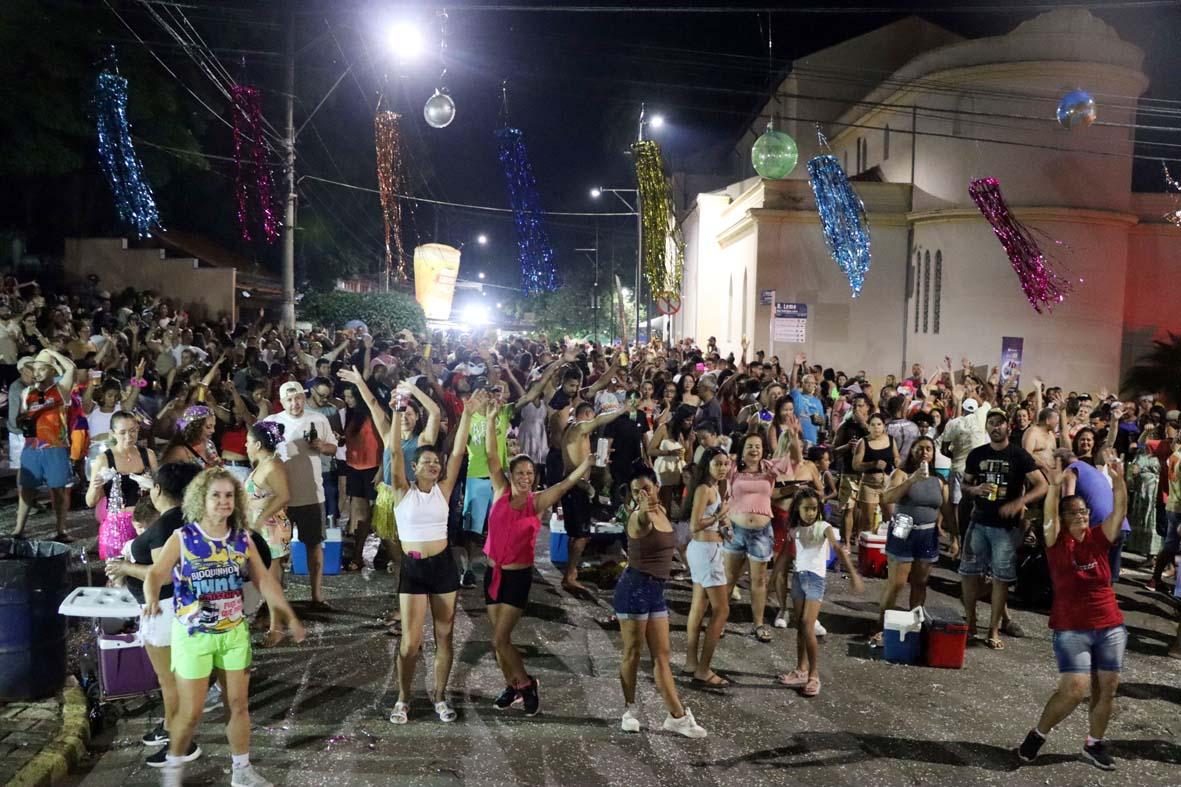 Carna Família atrai multidão e consolida Carnaval de rua em Morungaba