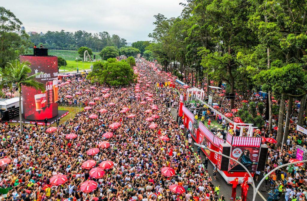 Carnaval 2026 deve movimentar R$ 7,3 bilhões e atrair 4,7 milhões de turistas para o estado de SP